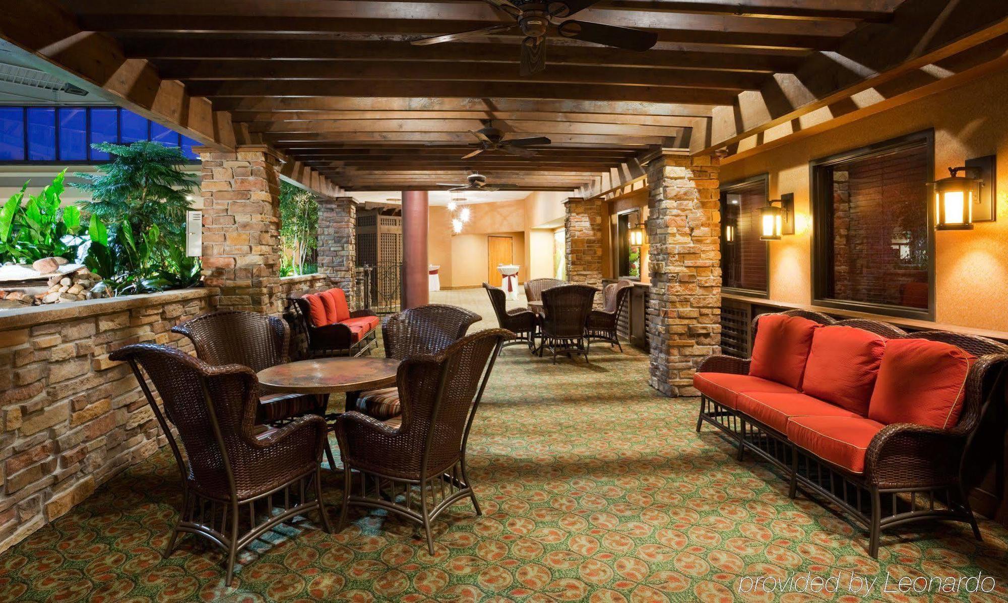 Holiday Inn Bloomington Airport, An Ihg Hotel Interior photo